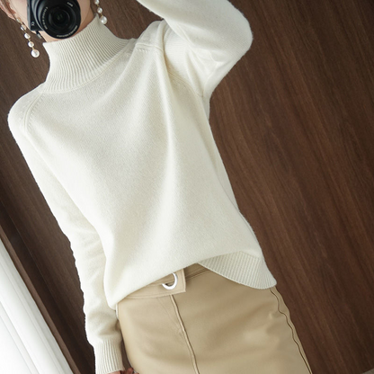 White turtleneck sweater for women, long sleeves, soft material, fashionable, elegant, fall fashion.